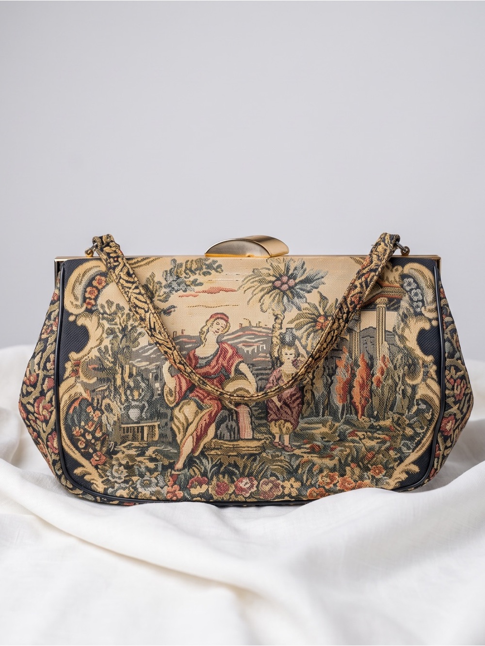 INCREDIBLE VINTAGE FRENCH TAPESTRY SHOULDER PURSE LA MARQUISE